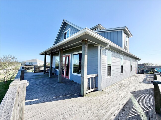 Photo - 1051 Honeysuckle