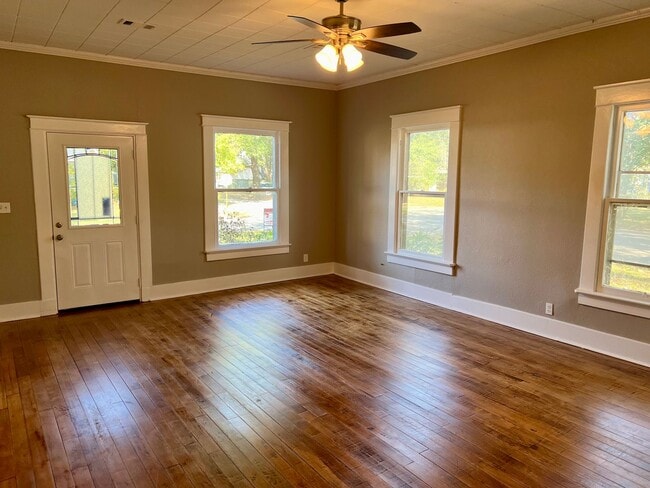 Photo - West End Charmer for Rent!