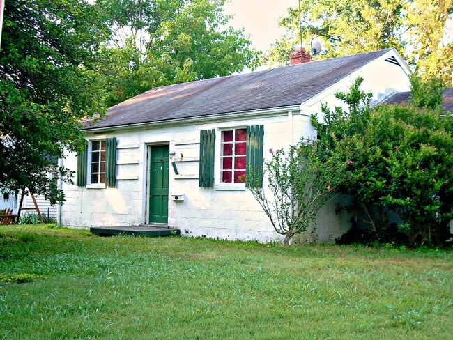 --AVAILABLE OCTOBER 30TH-- 2 BR / 1.5 BA W... - --AVAILABLE OCTOBER 30TH-- 2 BR / 1.5 BA W...
