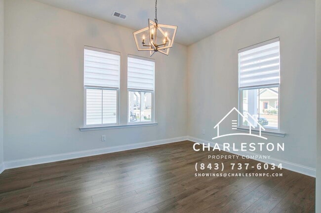 Photo - 169 Country Gate Ln