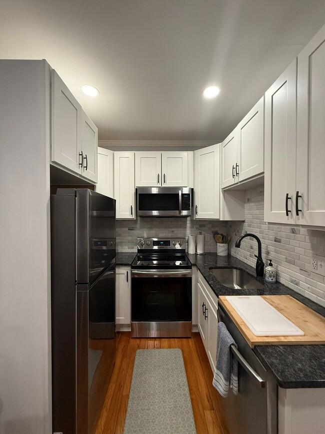 Building Photo - 32 Reedsdale St Unit 2 Rental