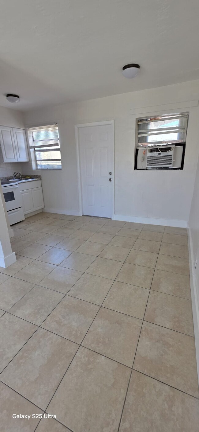 Photo - 145 SW 5th Ct Unit #1