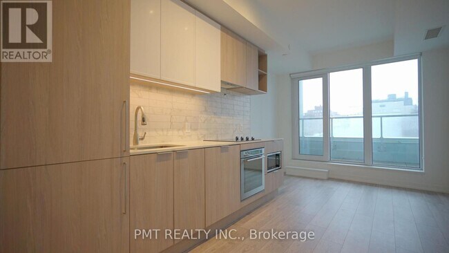 Photo - 2020 Bathurst St Unité 631