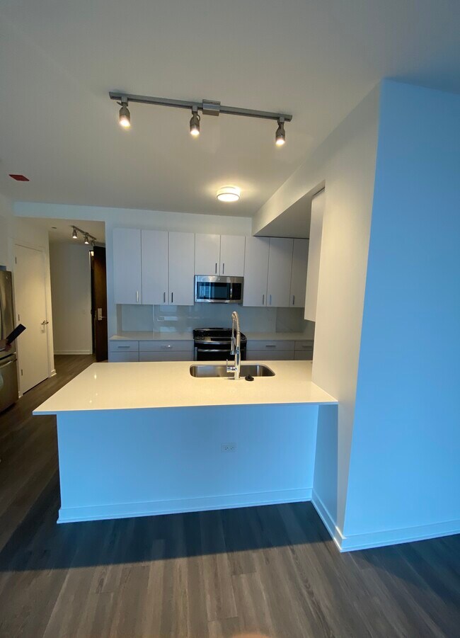1200 N La Salle Dr