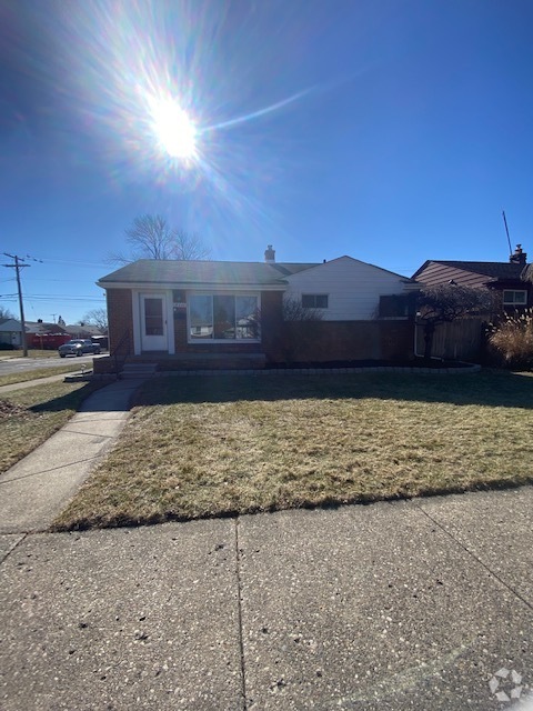 Building Photo - 18040 Marquette St Rental