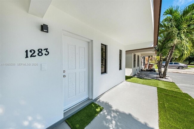 Photo - 1283 W 42nd St Unit 1