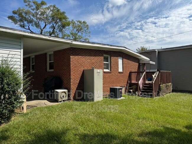 Photo - 1208 Westmoreland Dr