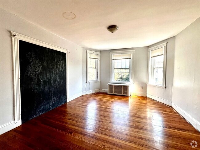 Building Photo - 76 Babcock St Unit 3 Rental