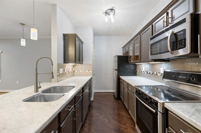 Photo - 3501 Chenevert St Unit 17