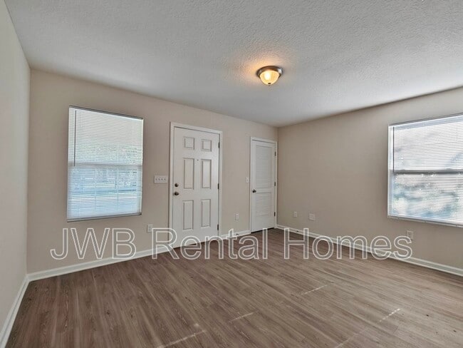 Photo - 706 Phelps St