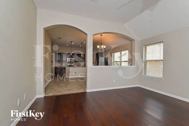 Photo - 1413 Heather Ln