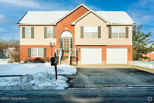 Building Photo - 600 Wind Brook Dr Rental