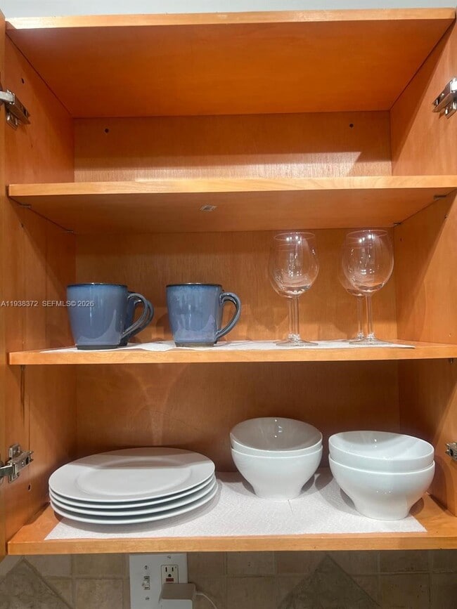 Photo - 740 Michigan Ave Unidad 5