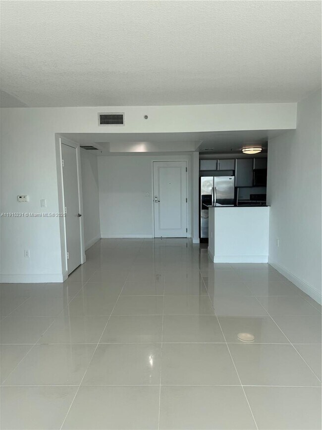 Photo - 1861 NW S River Dr Unidad 1209