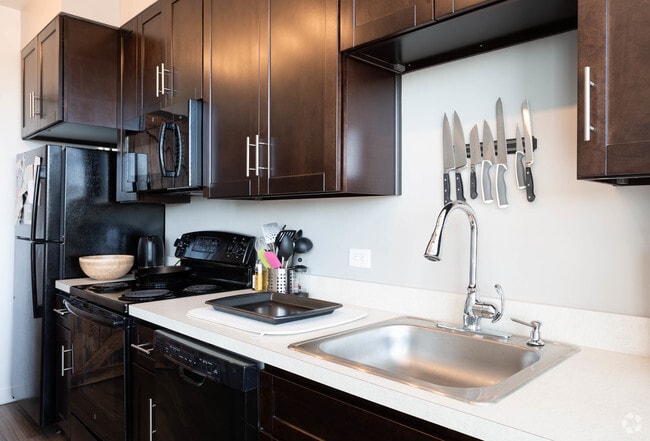 1BR, 1BA - Lorraine