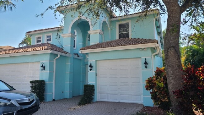 Photo - 400 SW 15th Dr