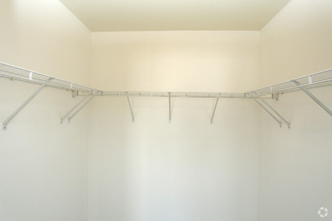 Dos habitaciones, Cypress - Vestidor - Amber Grove