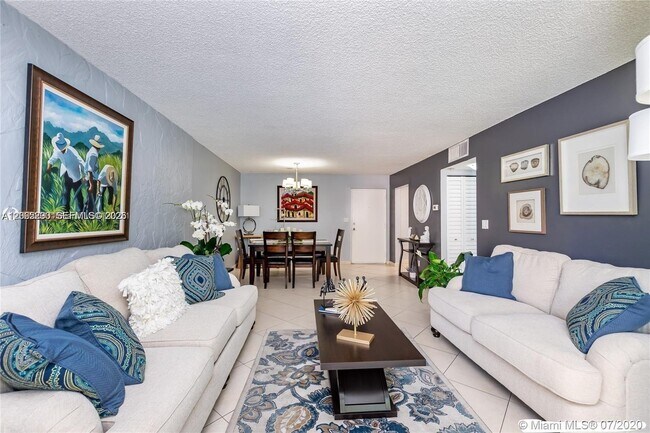 Photo - 8405 NW 8th St Unidad 206