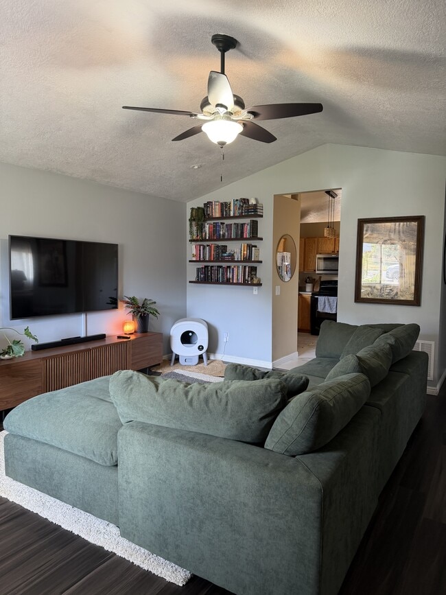 Photo - 117 N 5th St