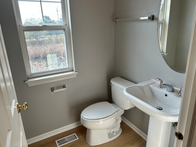 Photo - 349 N Commerce St