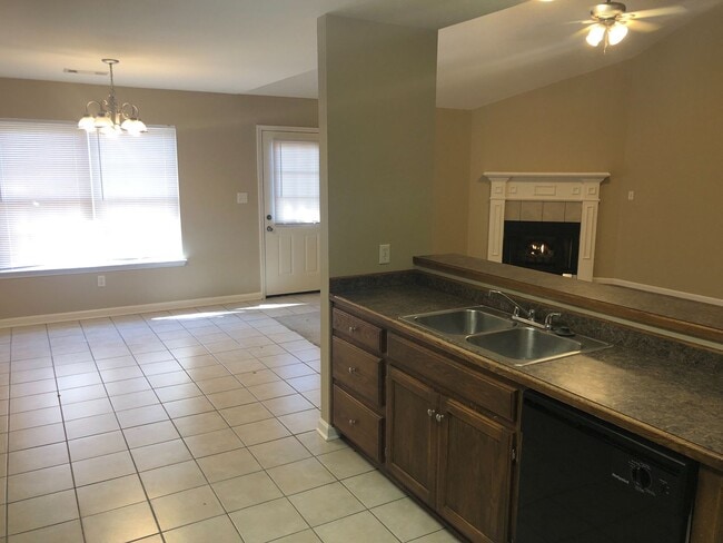 Photo - 327 Autumn Dr