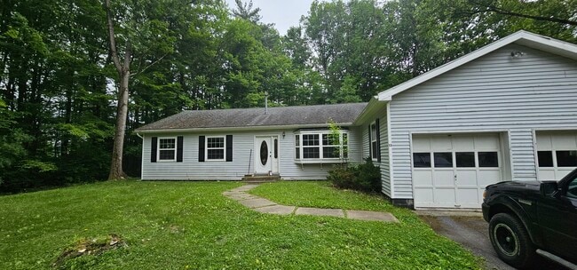 Building Photo - 13 Cardinal Dr Rental