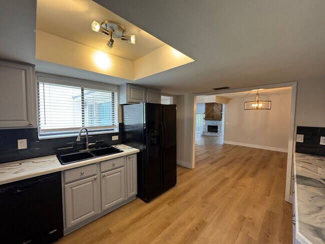 Photo - Tropical Elegance in East Orlando: A Priva...