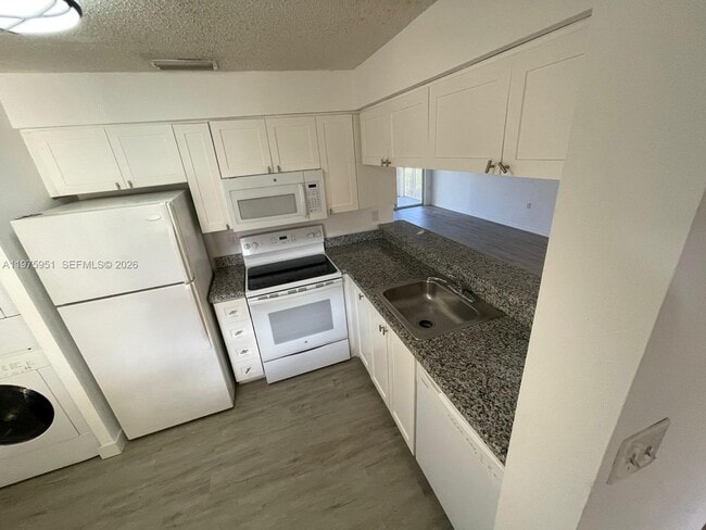 Photo - 14208 Glenmoor Dr Unit 14208