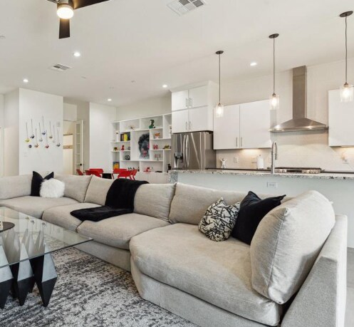 Photo - 422 W 9th St Condo Unit 47205