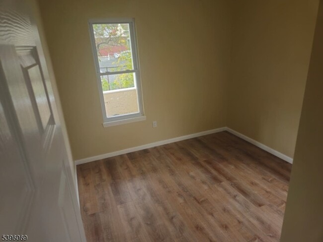 Photo - 518-520 E 23rd St