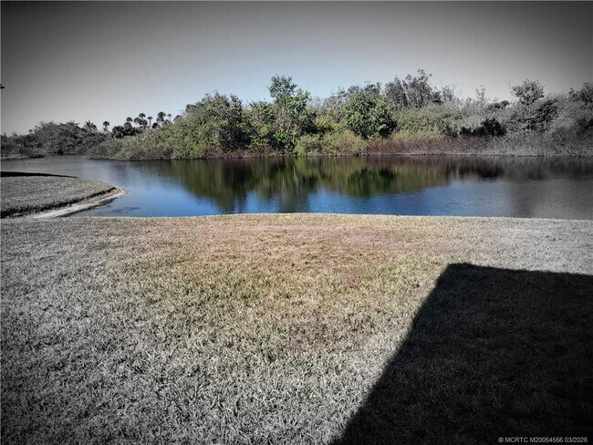 Photo - 811 SW South River Dr Unit 106