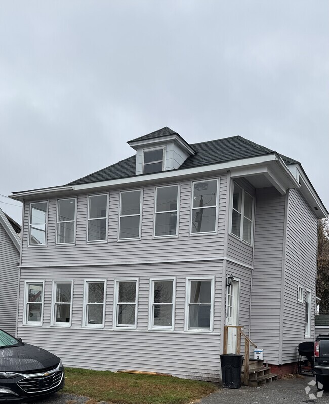 Building Photo - 20 Bellevue St Unit 1 Rental