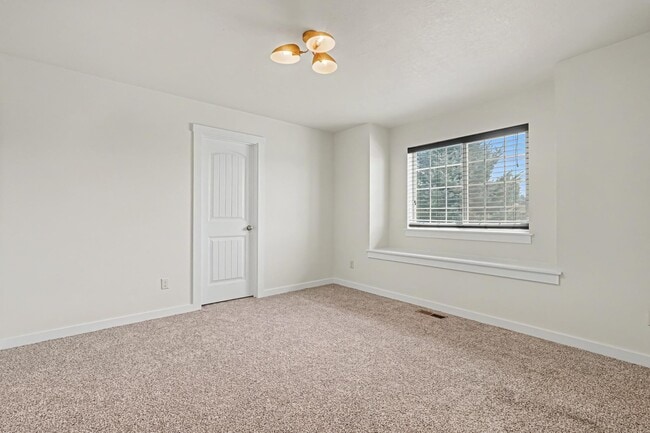 Photo - 2040 Kelly Dr