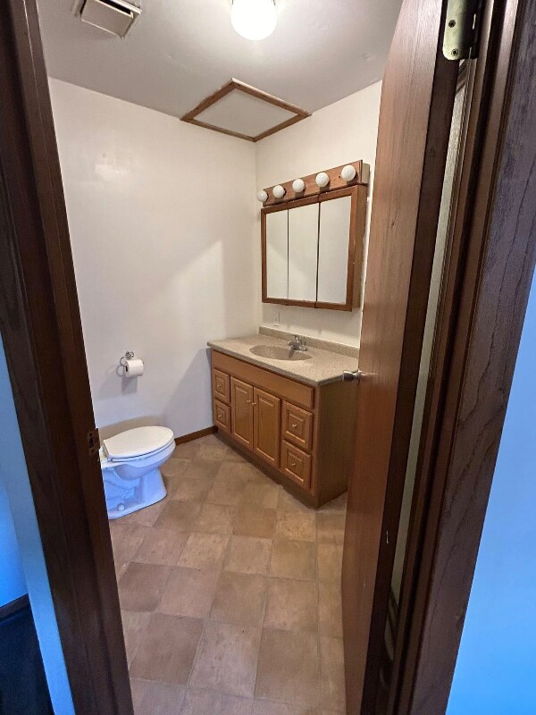 Photo - 422 E Broadway St