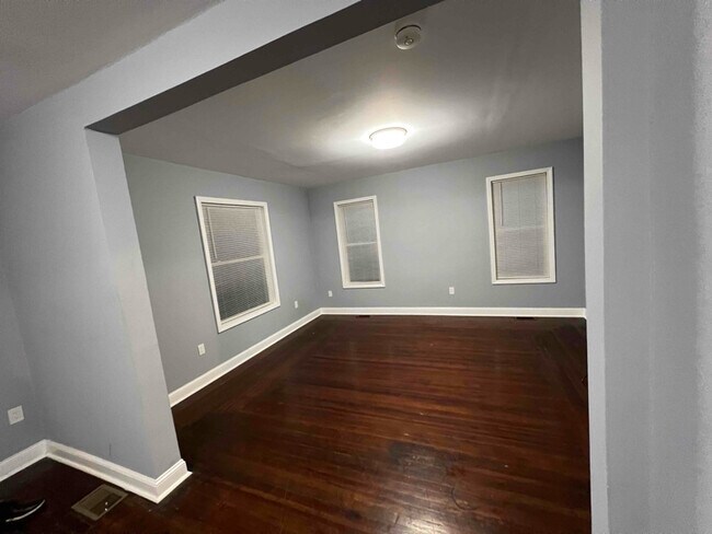 Photo - 267 Sargeant St