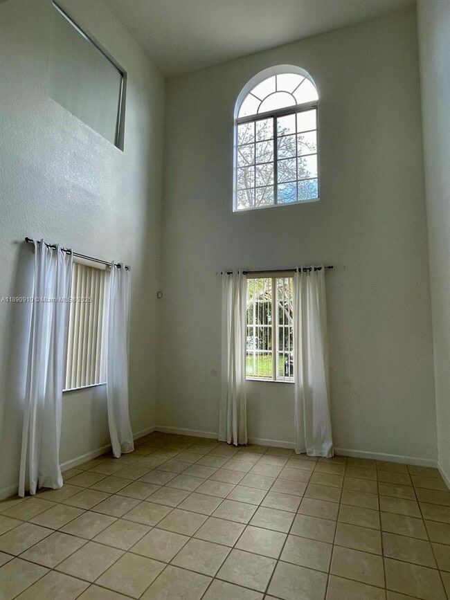 Photo - 5347 SW 40th Ave