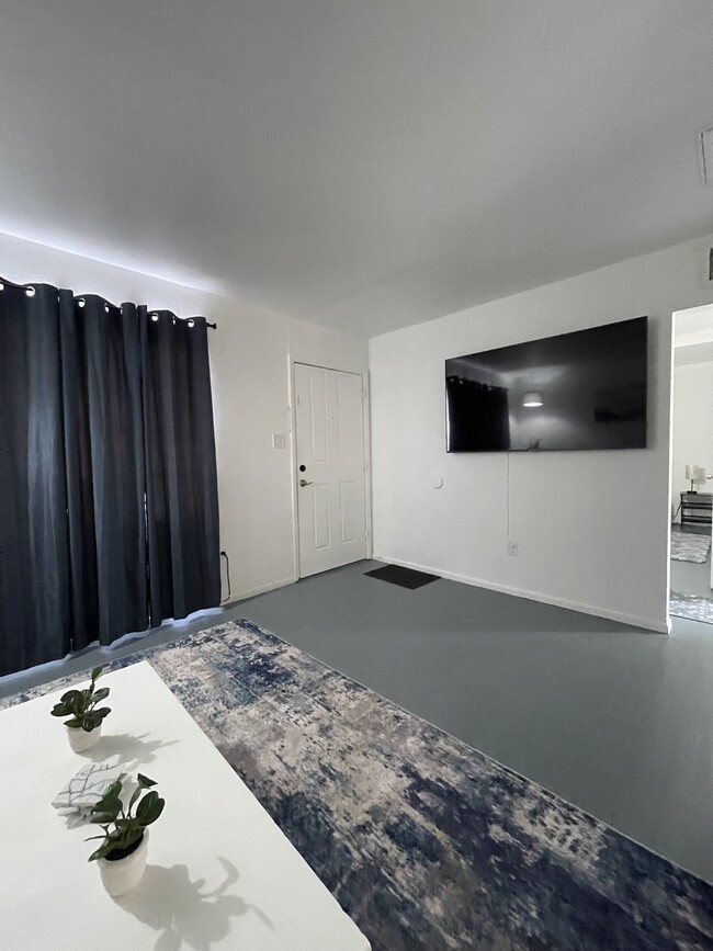 Photo - 6393 S Russell Rd