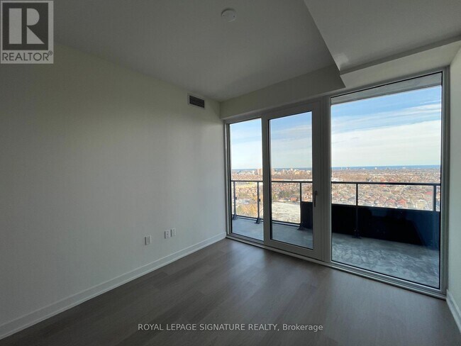 Photo - 448 Burnhamthorpe Rd W Unit 1508