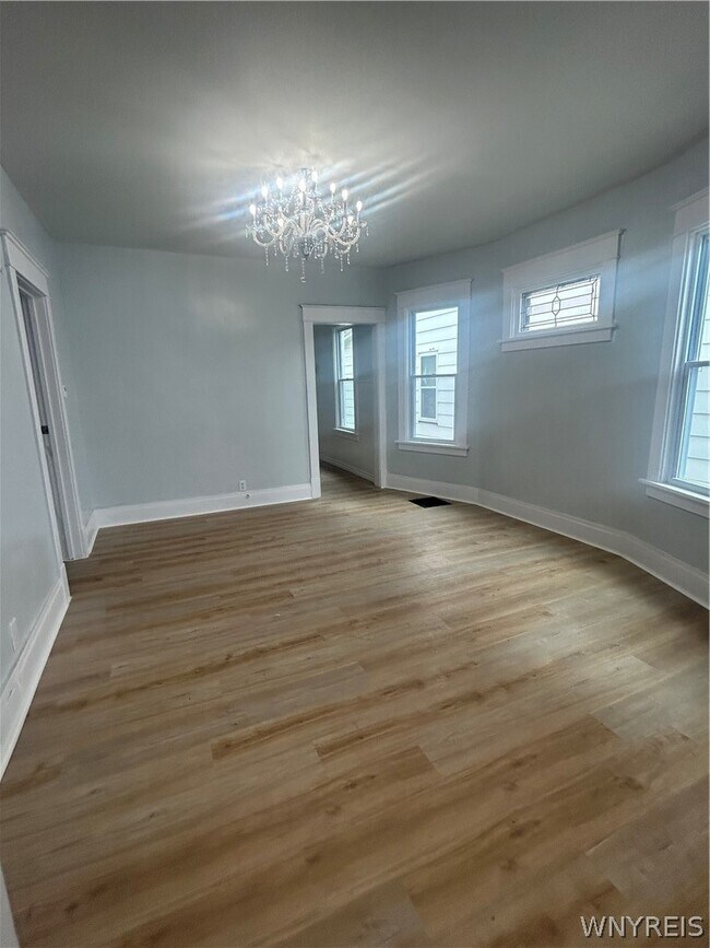 Photo - 411 Cambridge Ave