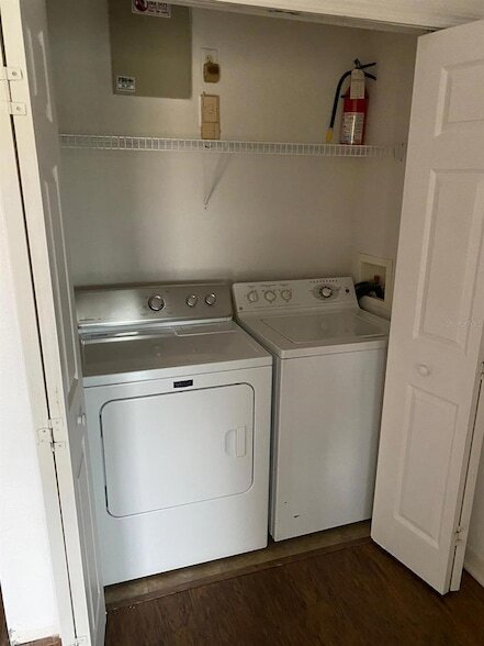 Photo - 5447 Vineland Rd Unit 1302