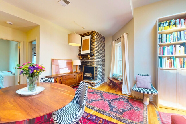 Photo - 2947 N Sheffield Ave Unit 3