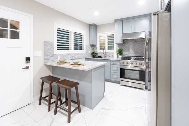 Photo - 2719 Mar Les Ln Unit 2