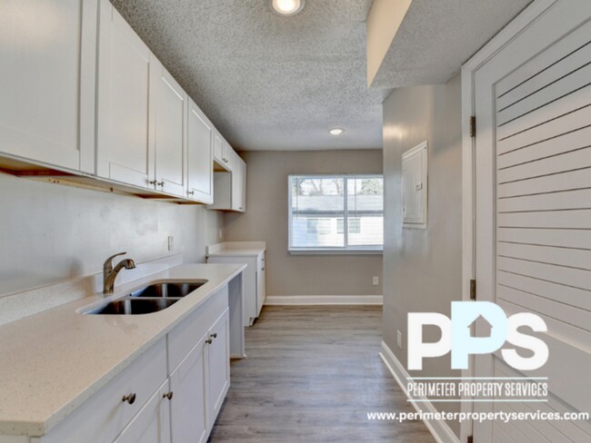 Photo - 390 W Lake Ave NW