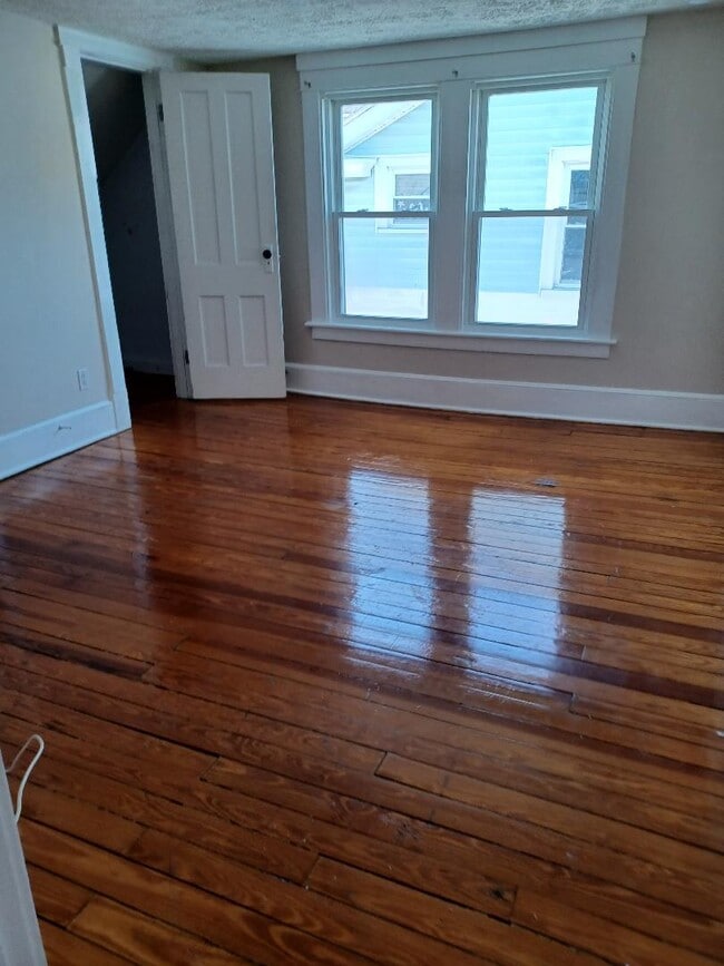 Large Master 2 closets - 252 Elm St Unit 3