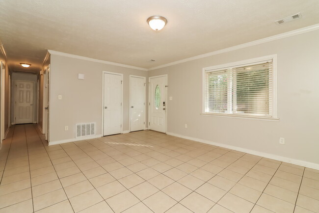 Photo - 5539 Hall Cir