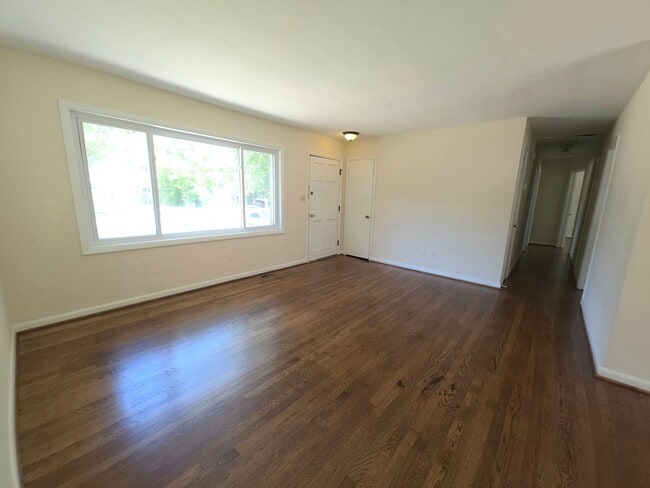 87 Kendall Dr