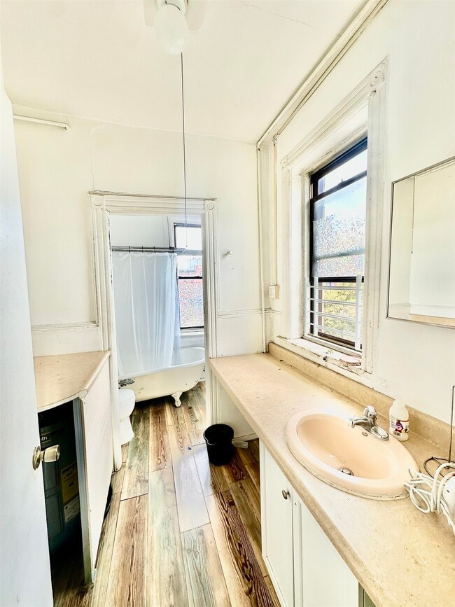 Photo - 319 8th St Unit 3R