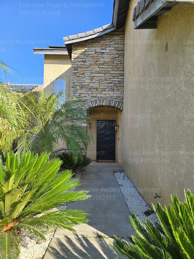 Photo - 3 bedroom/ 2.5 bathroom 2 story home.