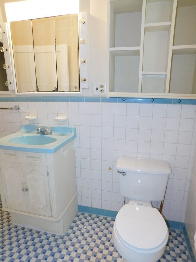 Photo - Country Living Blocks from Newnan's Lake!