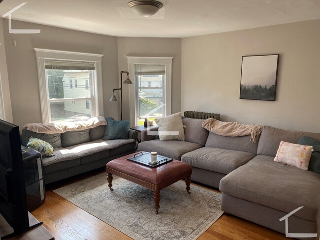 Photo - Awesome 4 bed 2 bath in Brighton.... Starting May 1st!